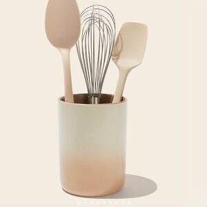 FabFitFun GIR Elegant Cream and Tan Kitchen‎ Utensil 4 Piece Set